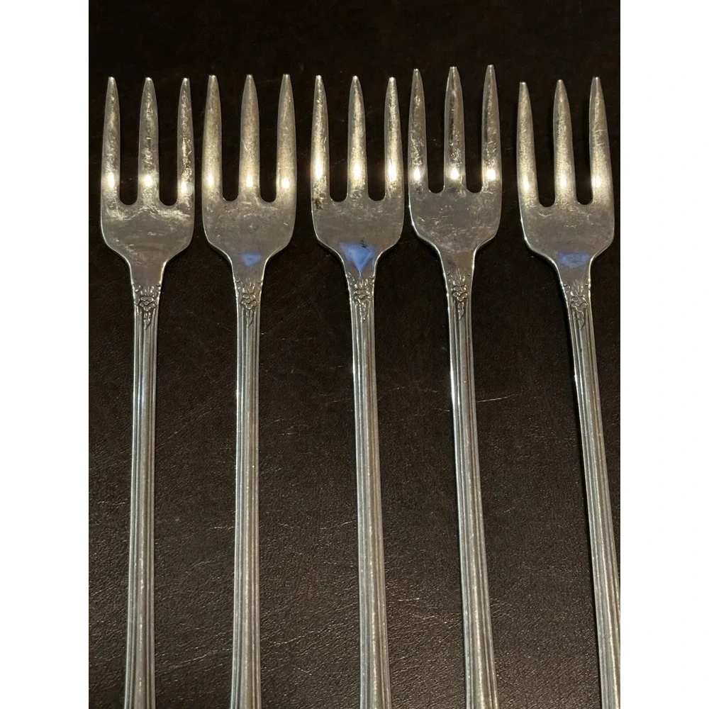 Oneida‎ Kennett Square Distinction Deluxe HH Stainless Cocktail Forks Set Of 7